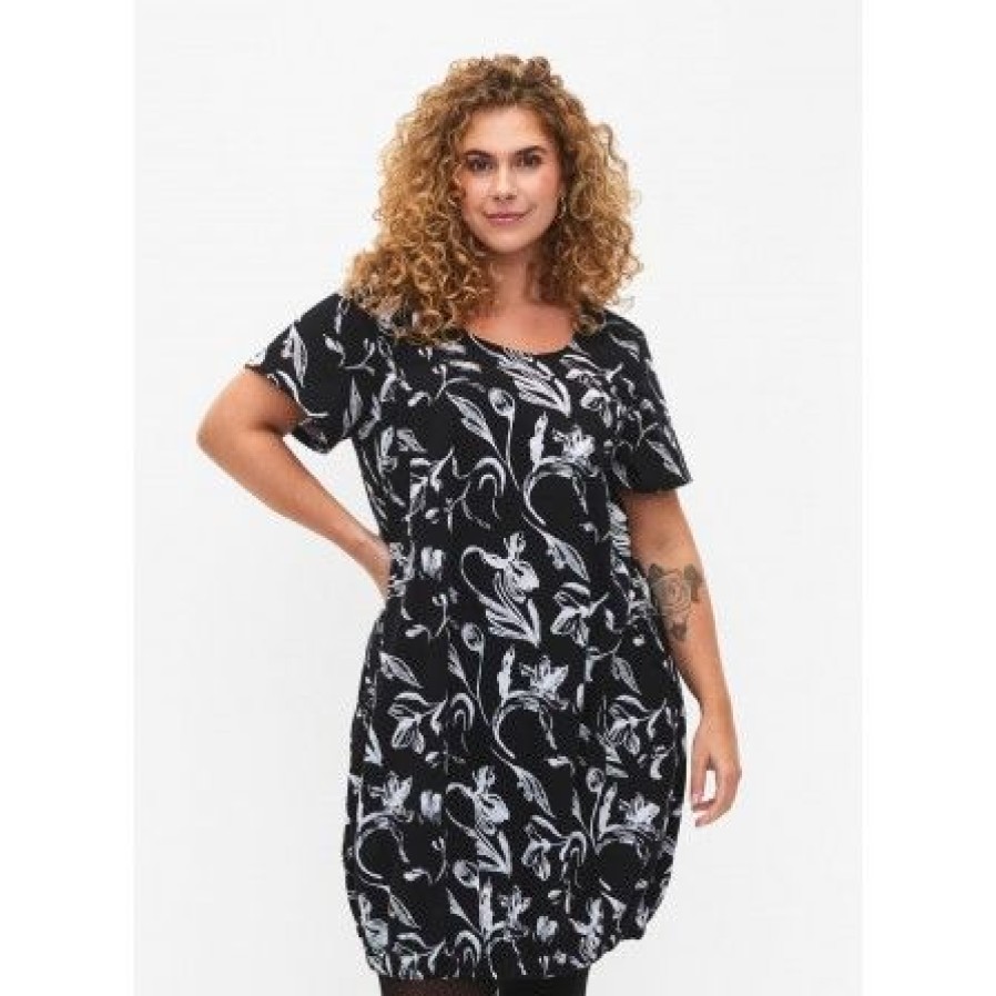 Plus Size Zizzi | Zizzi Jeasy, S/S, Dress - Sort Kjole Med Hvidt Print J80000Q Black W. Aop White