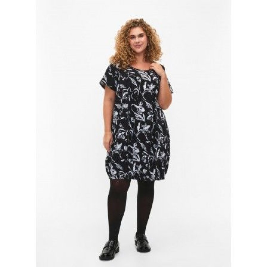 Plus Size Zizzi | Zizzi Jeasy, S/S, Dress - Sort Kjole Med Hvidt Print J80000Q Black W. Aop White